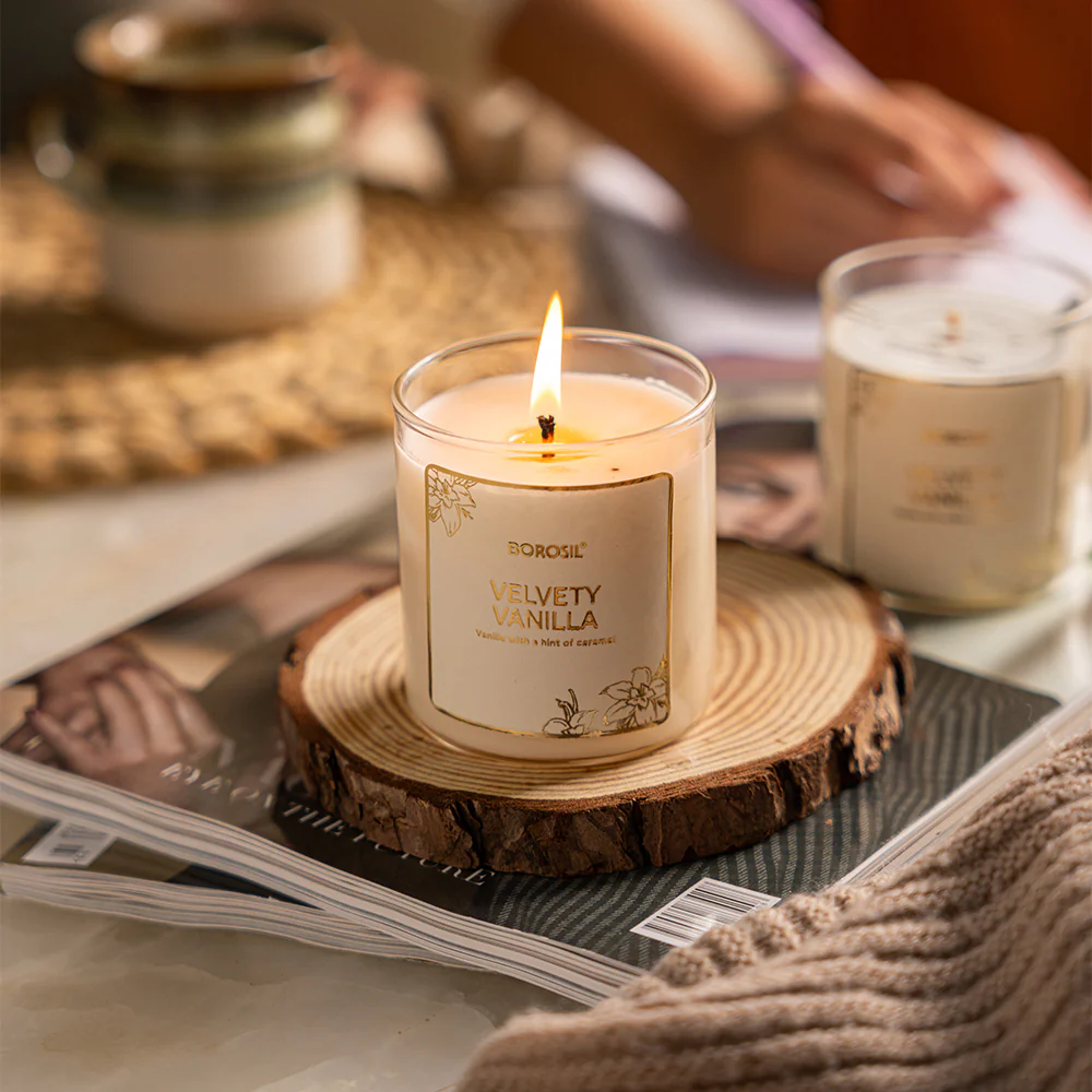 Velvety Vanilla Soy Wax Candle - Image 2