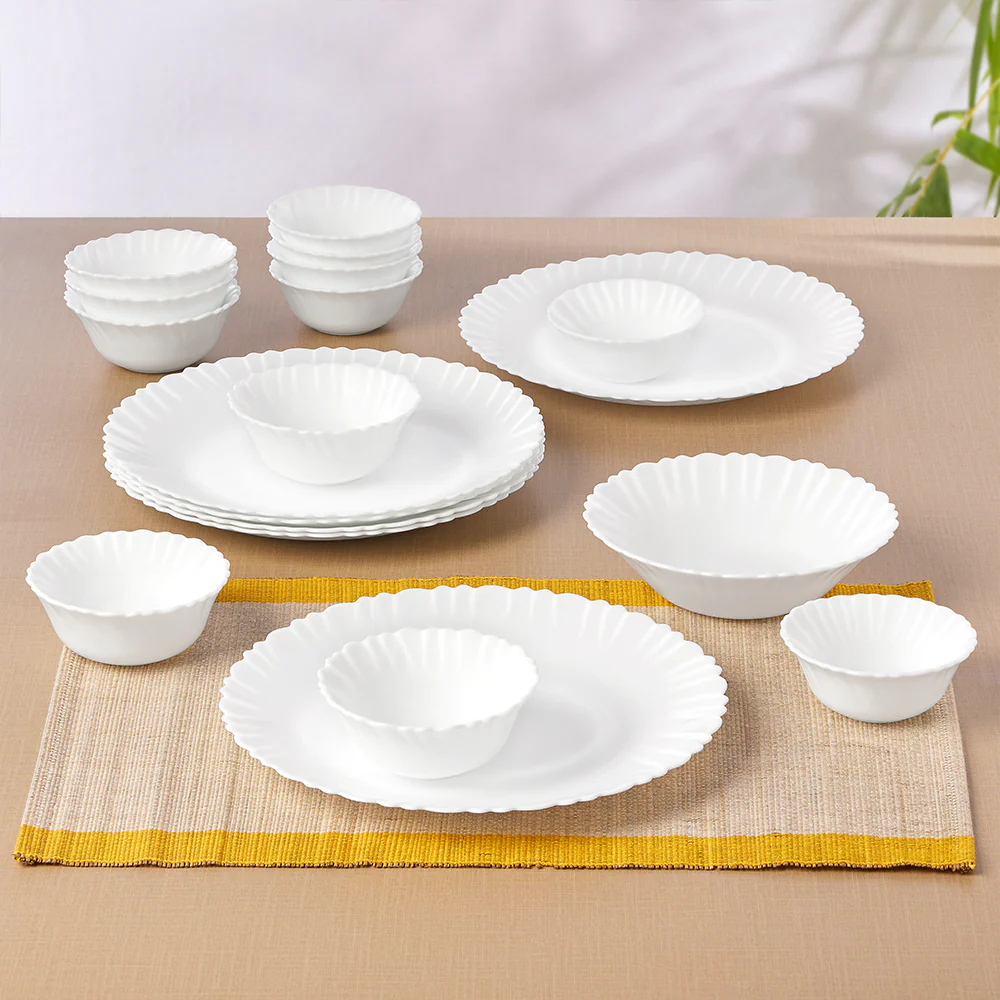 Larah Brand Logo 19 pc Dinner Set - Image 2