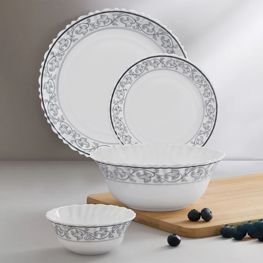 Larah Orwin 17 pc Dinner Set
