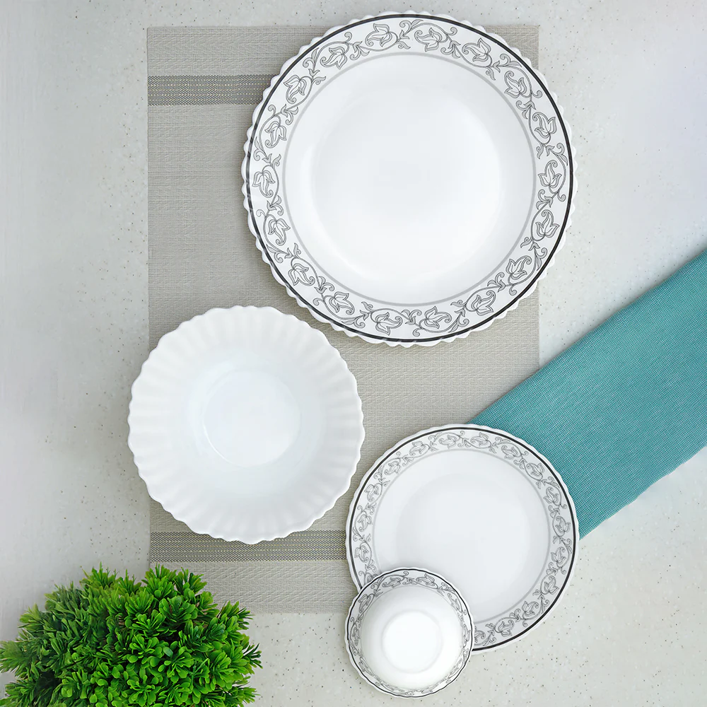 Larah Orwin 17 pc Dinner Set - Image 4
