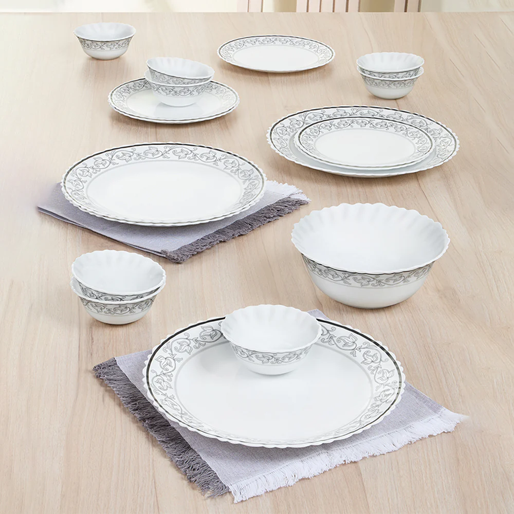 Larah Orwin 17 pc Dinner Set - Image 6